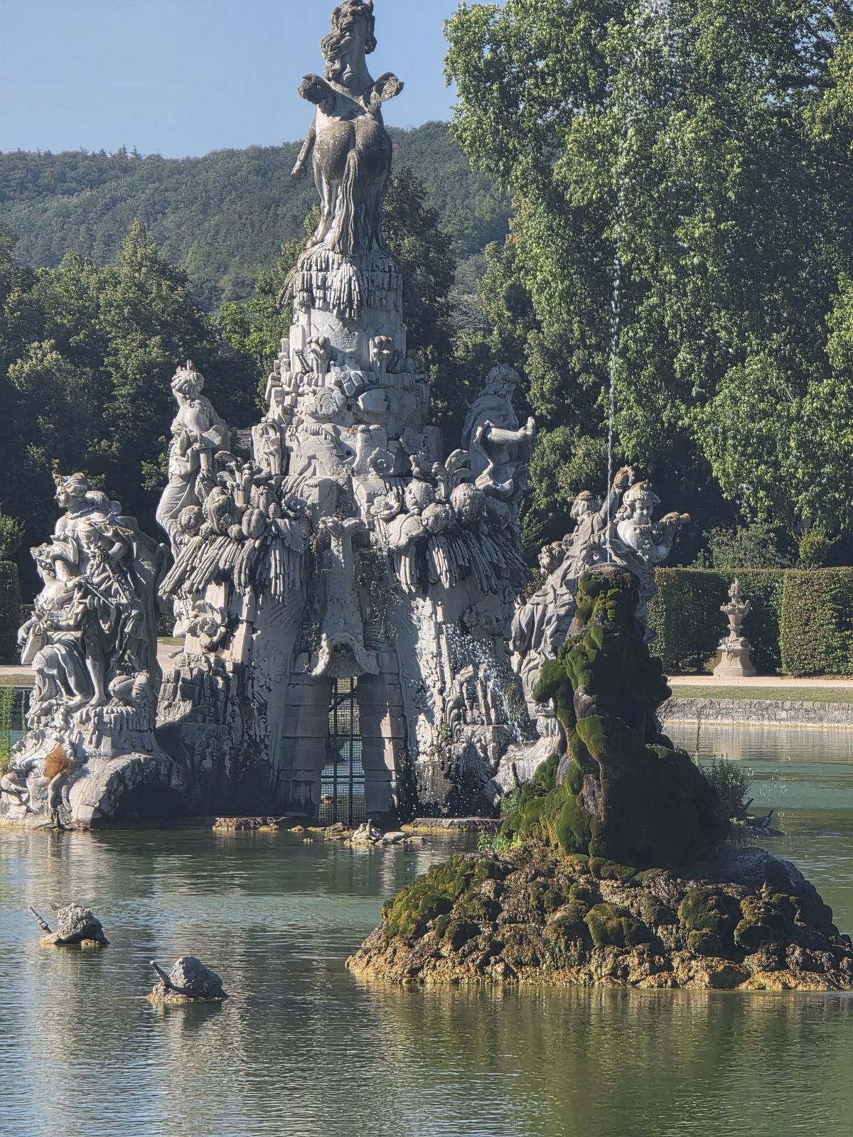 Baroque cascade fountain